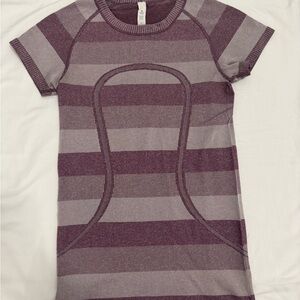 Lululemon Athletica Purple and Gray Fitted Short Sleeve Tee